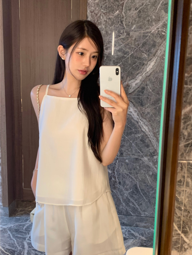 Moet Glow Tencel Set-up