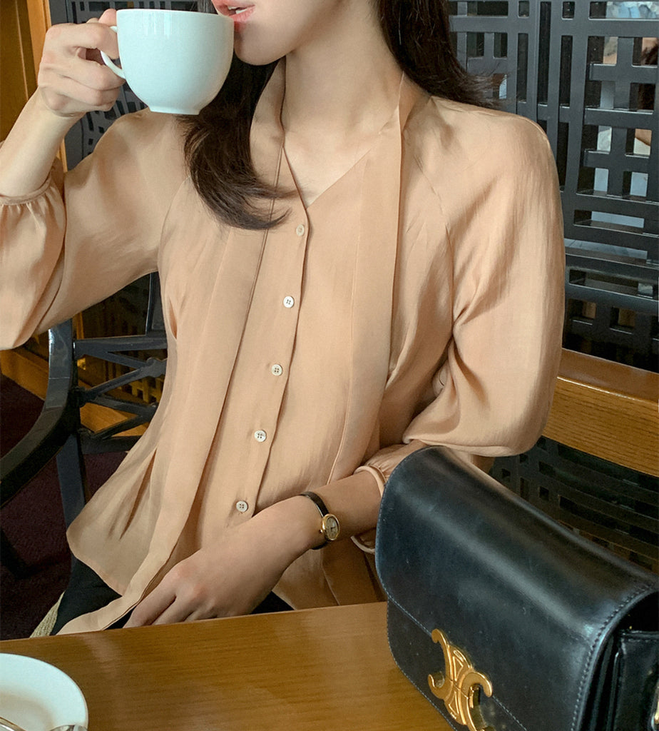 [🍂F/W] Glossy Silk Tie Blouse