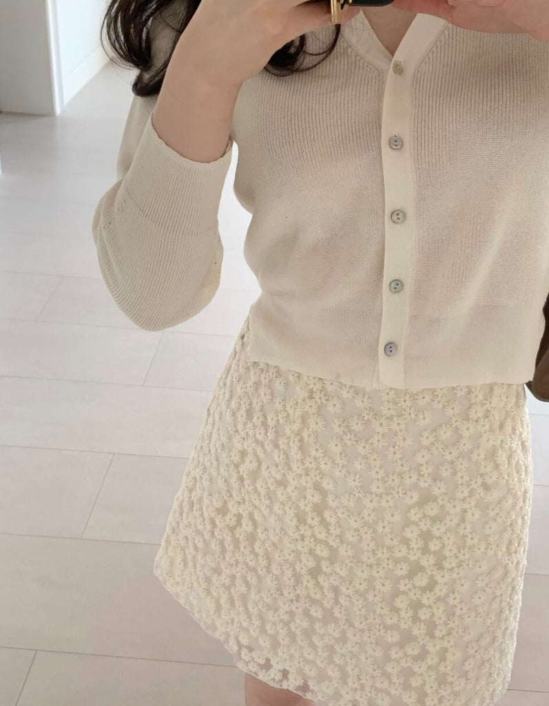 [🕊️SS] Daisy Embroidery Skirt🌼BEST