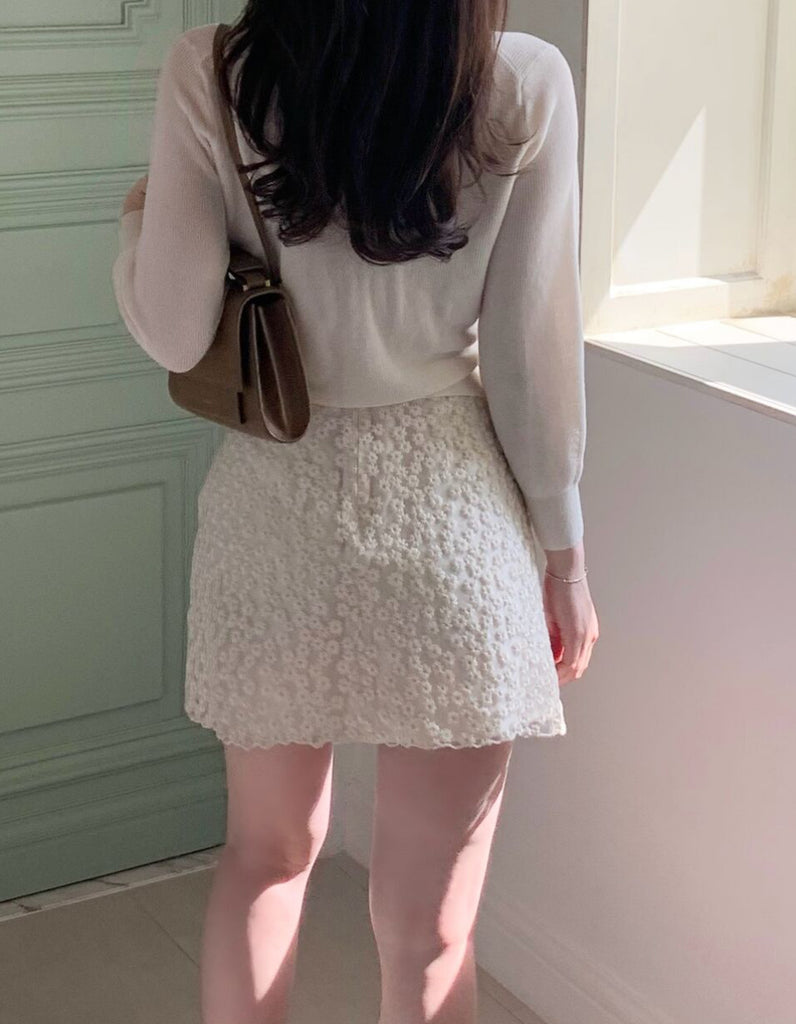 [🕊️SS] Daisy Embroidery Skirt🌼BEST