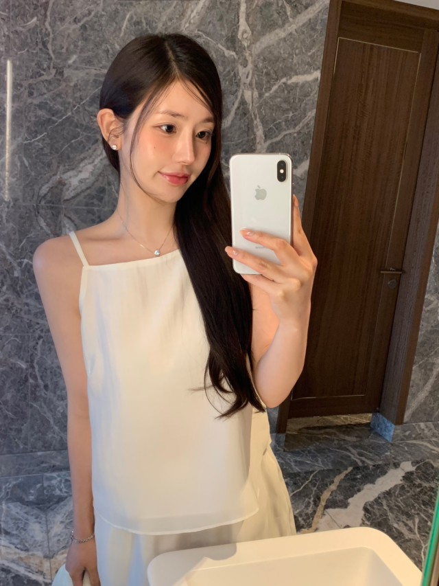 Moet Glow Tencel Set-up