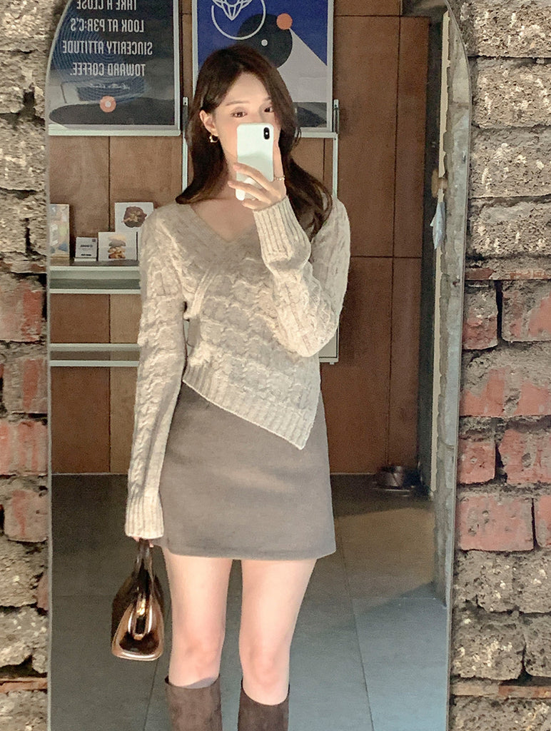 [🍂F/W] Plain V-neck Knit Sweater